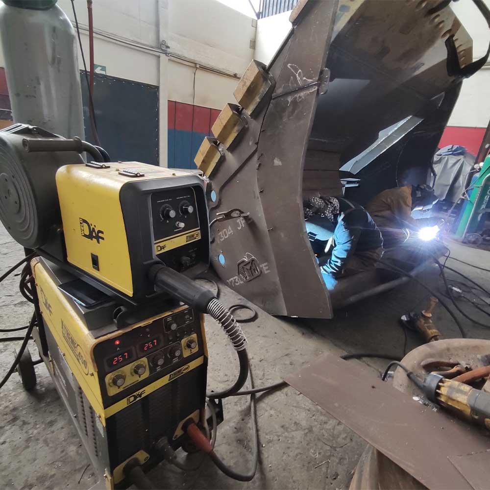 Máquina De Soldar Multiproceso